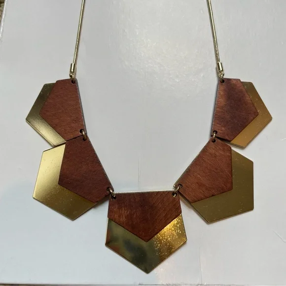 ModCloth Statement Necklace - Picture 3 of 4